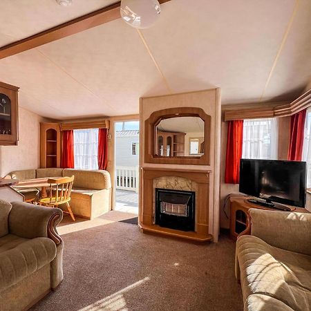 6 Berth Dog Friendly Caravan In Hunstanton, Minutes From The Beach Ref 13013L Eksteriør billede